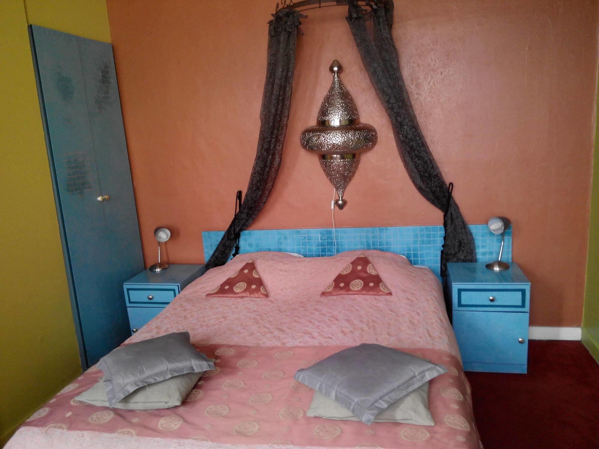 Eyck Hotel 2*